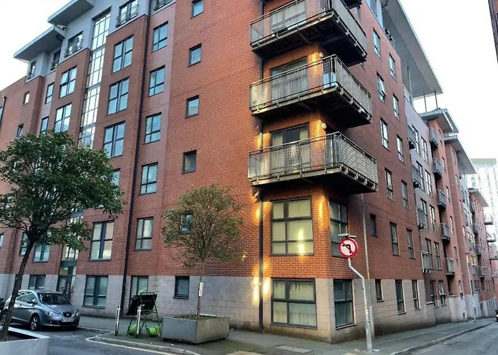 Spacious Central Penthouse Apartment With Parking