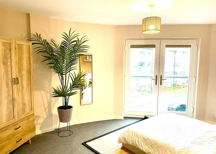 Safari 2 Bedroom Condo With Free Secure Parking
