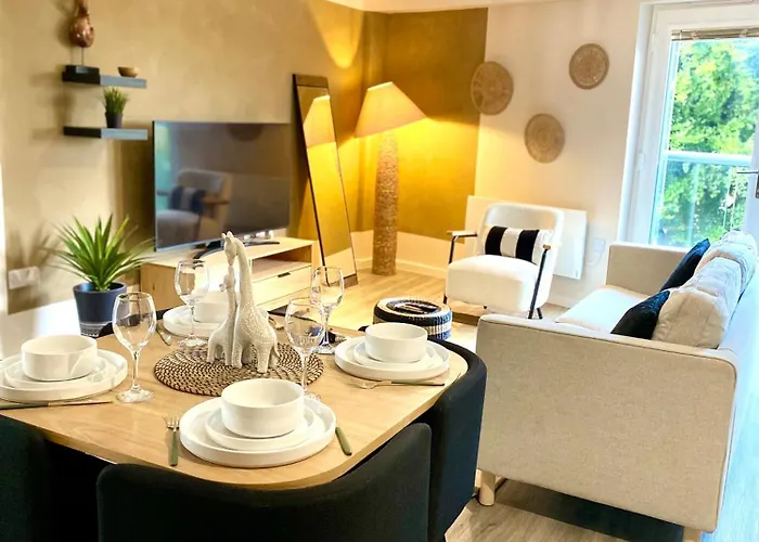 Safari 2 Bedroom Condo With Free Secure Parking